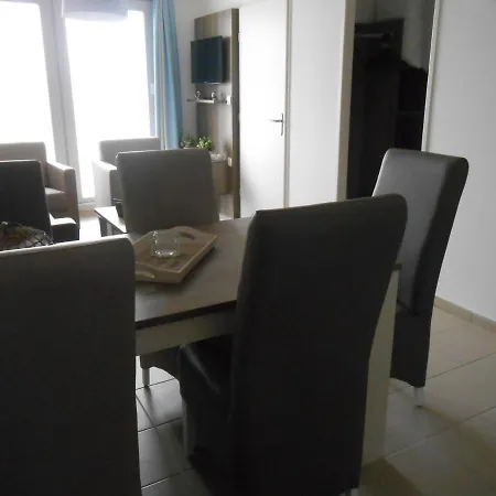 Apartment On The Edge Of The Center Of